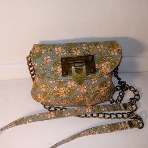 GREEN FLORAL FABRIC MINI CROSSBODY PURSE W/ VERY LONG CHAIN CROSSBODY 25" STRAP